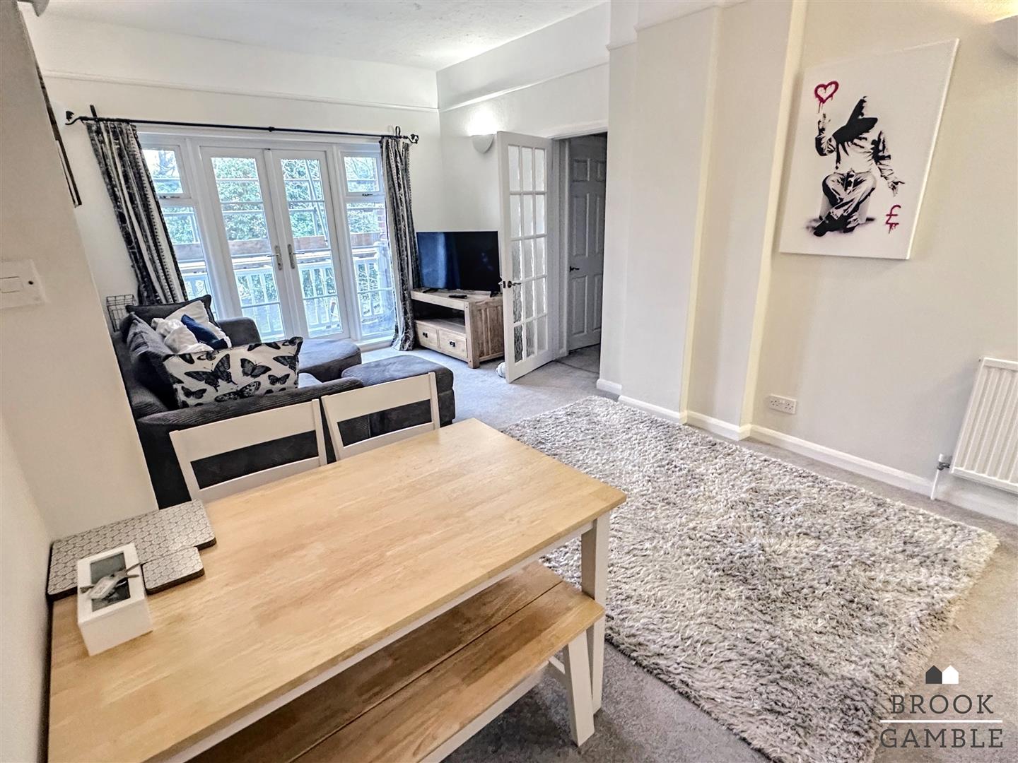 2 Bedroom Flat. Silverdale Road in Eastbourne,  15